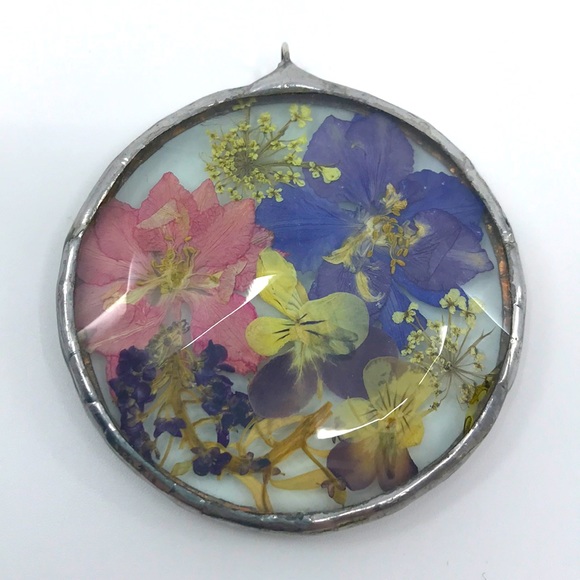Pressed Flower Pendant - Picture 1 of 4